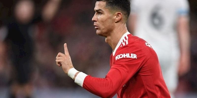 Ronaldo Nói Chuyện Một Mình: Tập Trung Hay Áp Lực Đỉnh Cao? 8 Ronaldo nói chuyện một mình sẽ giúp rất nhiều về mặt tâm lý