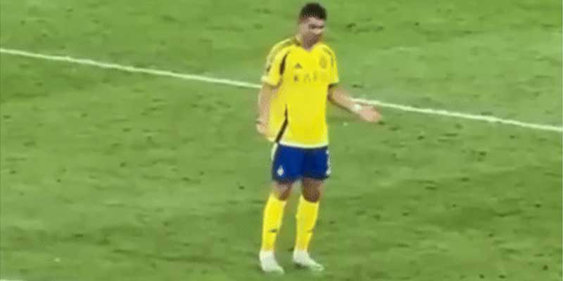 Ronaldo Nói Chuyện Một Mình: Tập Trung Hay Áp Lực Đỉnh Cao? 7 Dừng như đây là một thói quen khó bỏ của CR7